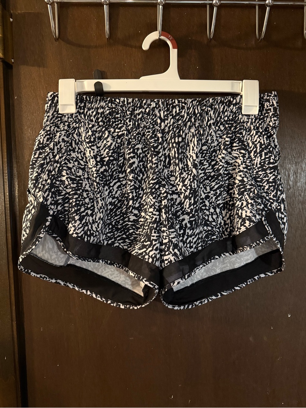 Athleta Black & White Print Athletic Shorts